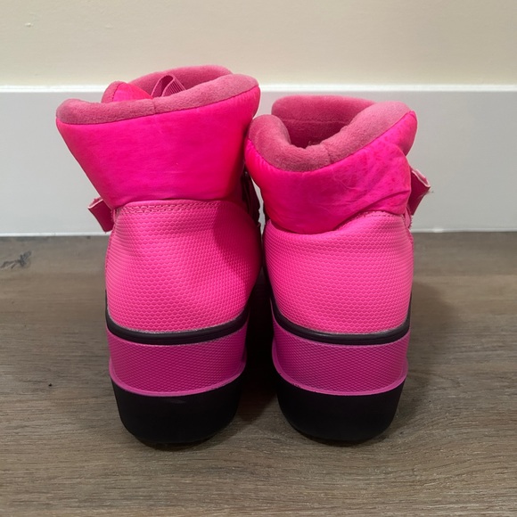 Juicy Couture Neon Pink Boots - Picture 4 of 4